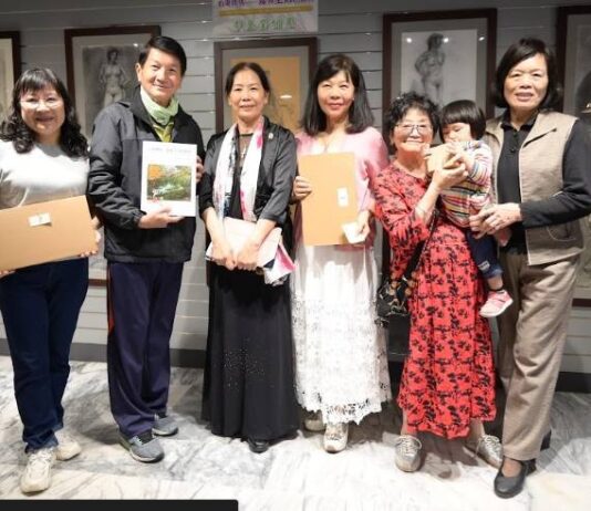 李盈瑩「愛與生活」藝術展即日起於畫廊咖啡(國三館)展出