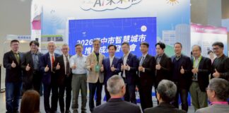 ▲參觀台中展區的學研單位合影。