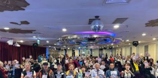 台中虎嘯新村在改建之後，眷村的住戶特別成立虎嘯新村聯誼會，並歷經兩年的集結，在今年出版「虎嘯風雲」這本新書。(圖/記者林均和攝)