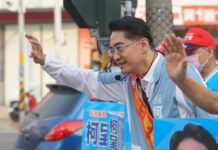 縣長提名作業尚未明 柯呈枋持續路口拜票爭取選民認同