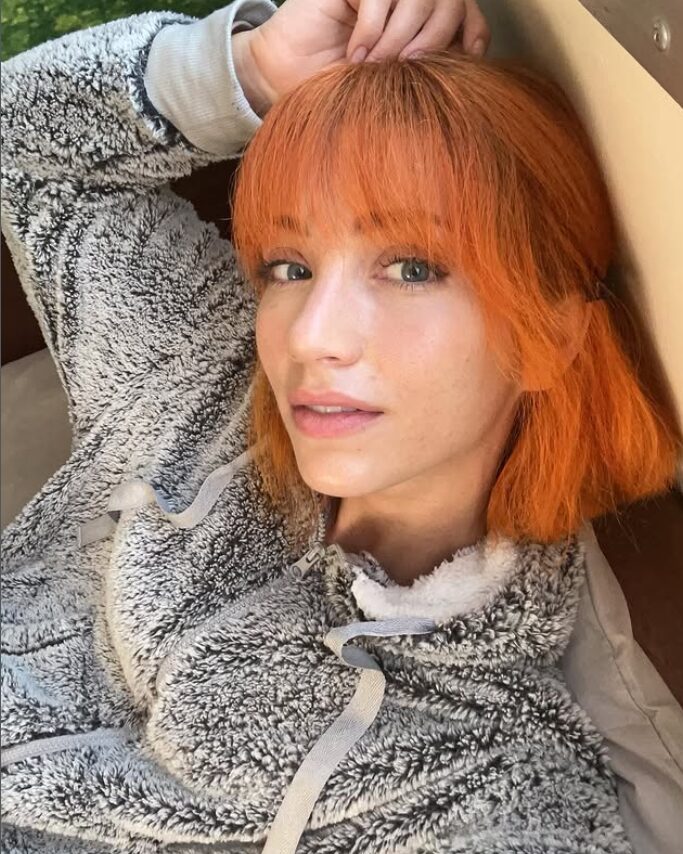 《航海王》第2季娜美比基尼、短裙拍攝。（圖／翻攝X）