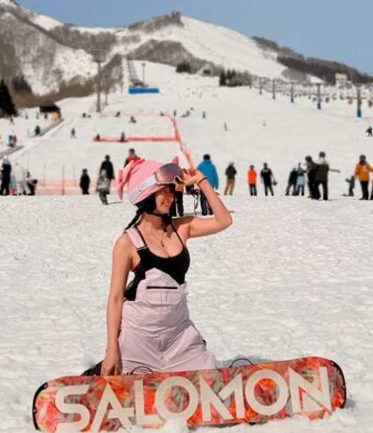 阿喜的滑雪照意外引發爭議。(圖/翻攝阿喜Threads)