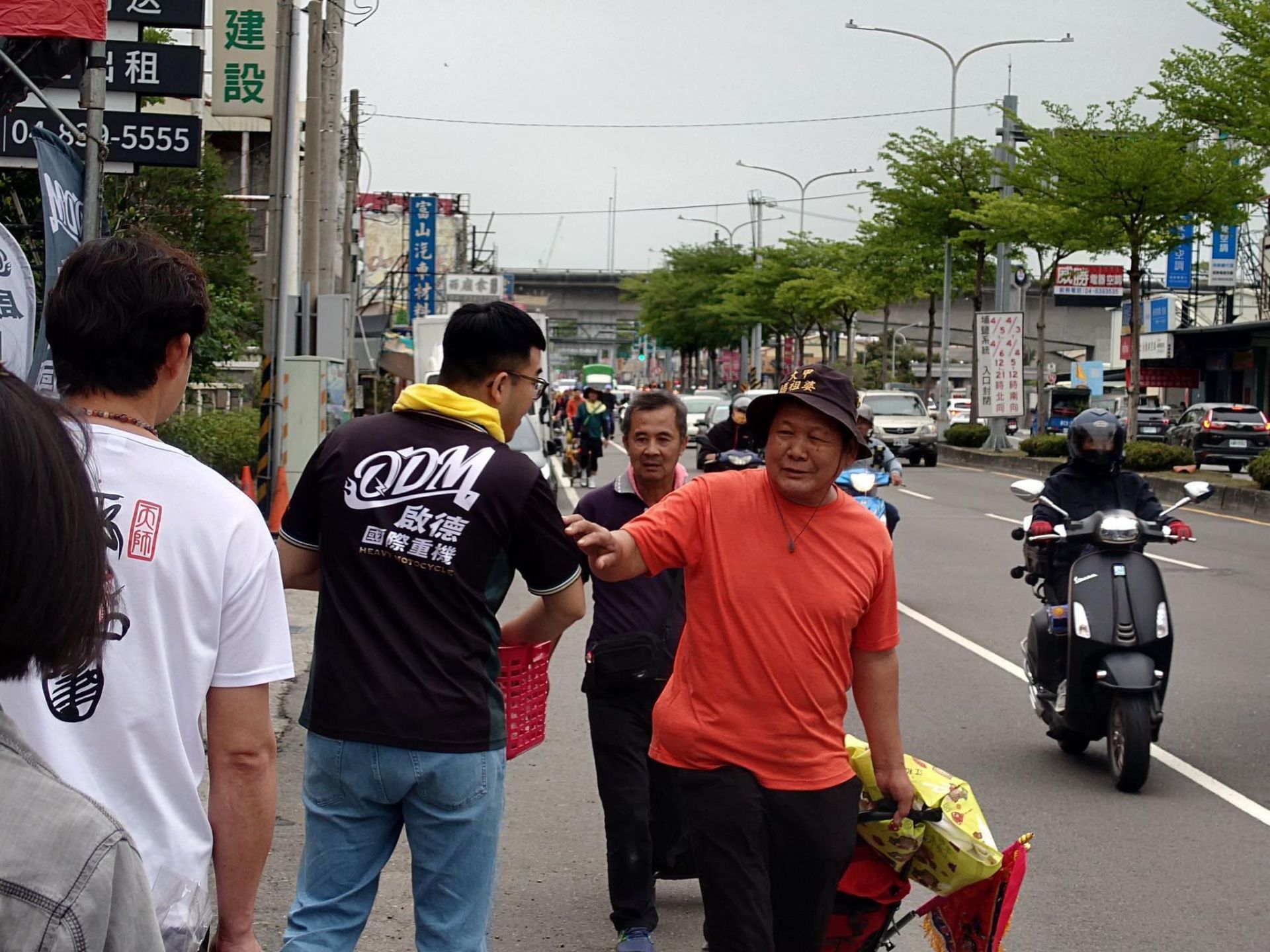 大甲媽祖19日駐駕員林！啟德國際重機打造中部最大補給站　2400顆麵包＋熱食免費供應