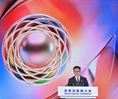 創新科技及工業局局長孫東教授今日(四月十三日)在2026世界互聯網大會亞太峰會主論壇暨傑出貢獻者盛典發言。 創新科技及工業局局長孫東教授今日(四月十三日)在2026世界互聯網大會亞太峰會主論壇暨傑出貢獻者盛典發言。