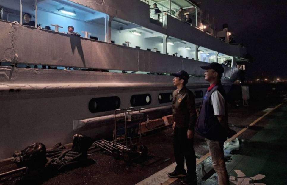 清明返鄉更安心！金門專船臺中港啟航　警力全程護送282名鄉親平安返鄉