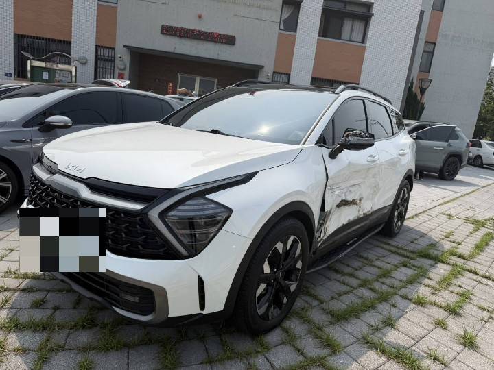 國道1號彰化段連環撞瞬間曝光！行車紀錄器拍下大貨車變換車道釀禍畫面