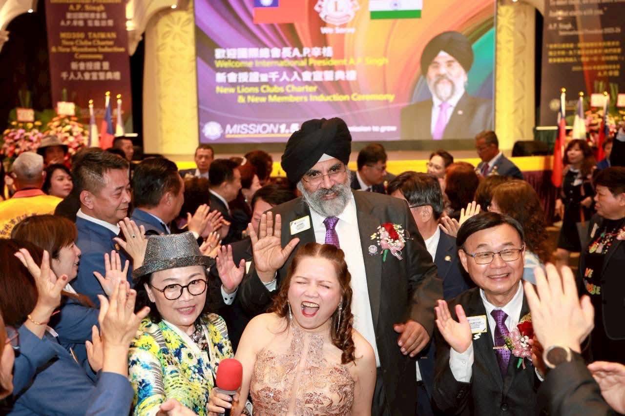 台中千人獅友宣誓入會　國際總會長A.P. Singh訪台　盧秀燕：愛與善的開始