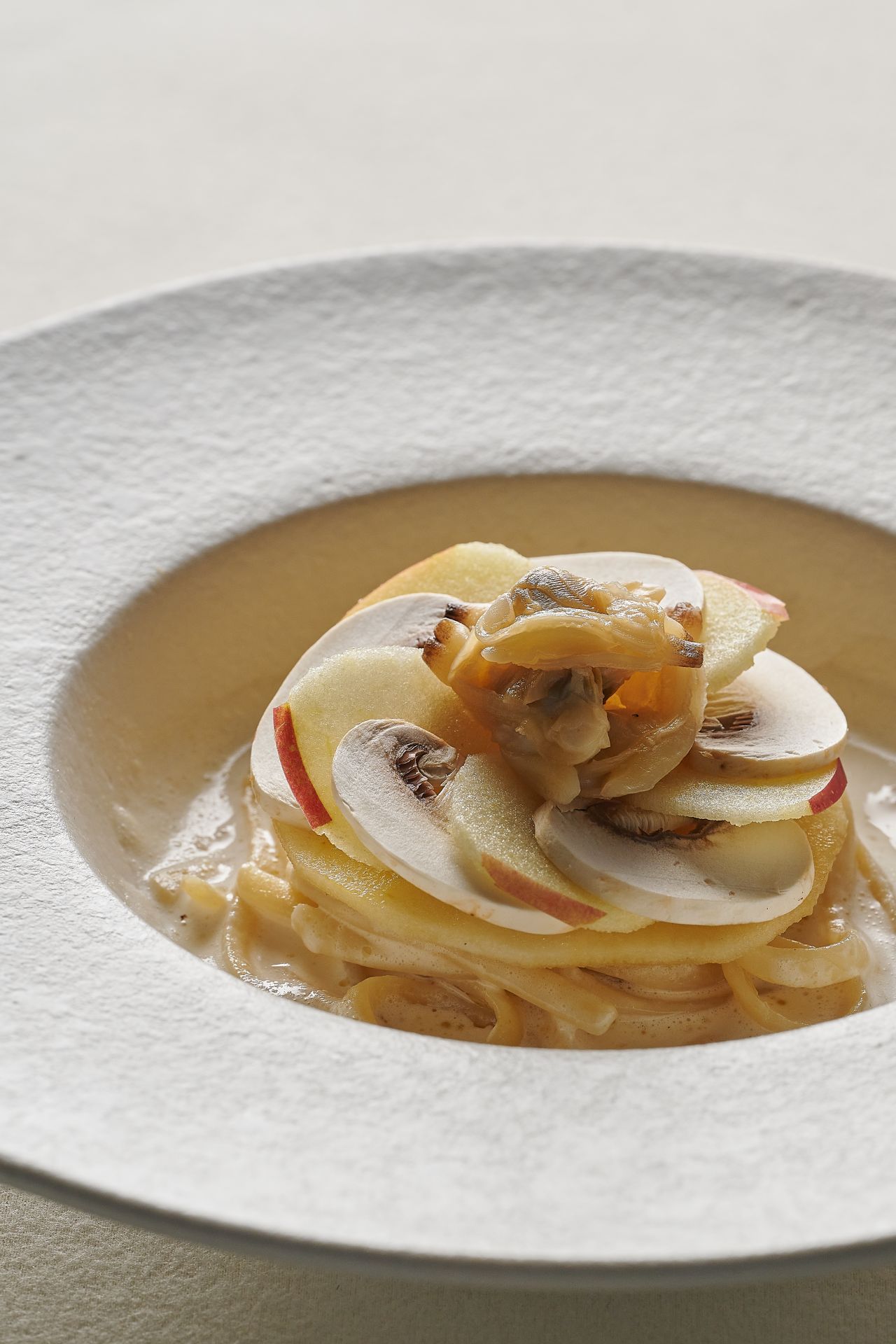 尊鴻集團首度進軍百貨！「嵩 sung」進駐台中漢神 打造跨文化餐桌新體驗