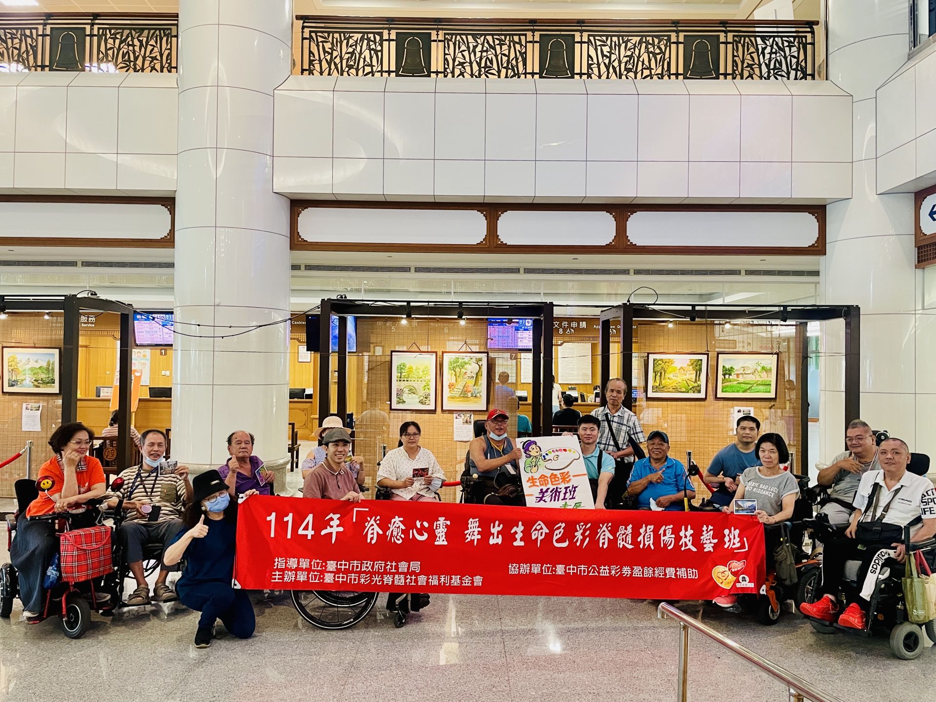 輪椅不缺席!百人隊伍走進大甲媽祖遶境 彩光基金會倡議無障礙參與與重建願景