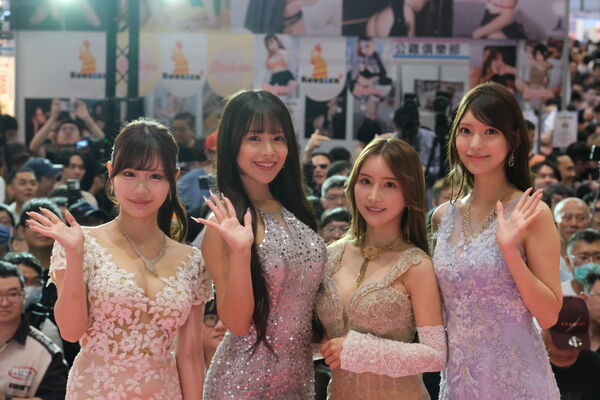 第12屆TAE台灣成人博覽會代言人，倉木華、楪可憐、長濱蜜璃、鈴之家鈴。（圖／博展國際有限公司提供）