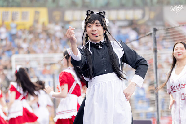 團長Aby也打扮成女僕。（圖／樂天桃猿提供）