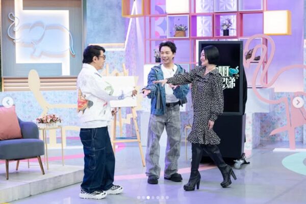 蔡康永上節目，迎接小S回歸。（圖／翻攝小姐不熙娣IG）