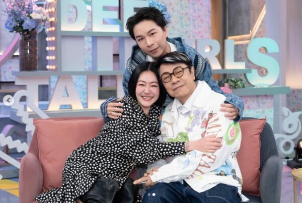 蔡康永上節目，迎接小S回歸。（圖／翻攝小姐不熙娣IG）