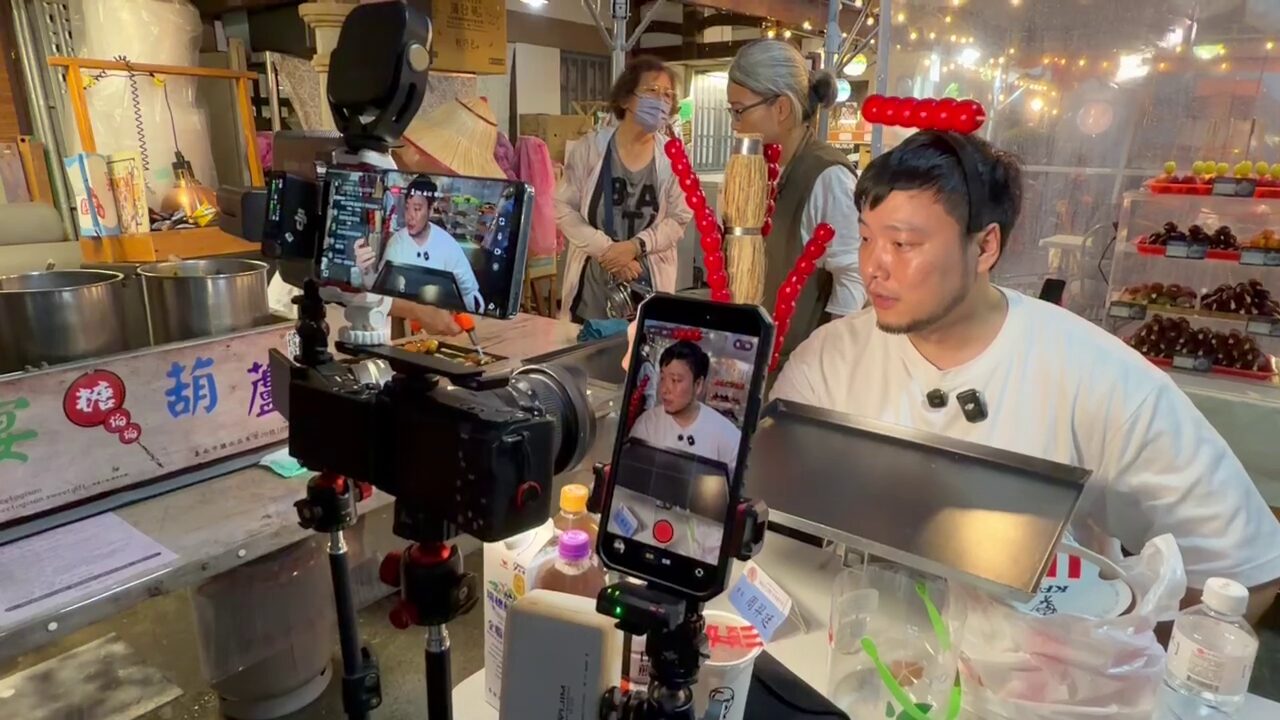 ▲真能回本?台南糖葫蘆吃到飽...大胃王YTR南下參戰 90分挑戰結果曝光(圖/讀者提供;未經授權請勿翻攝)