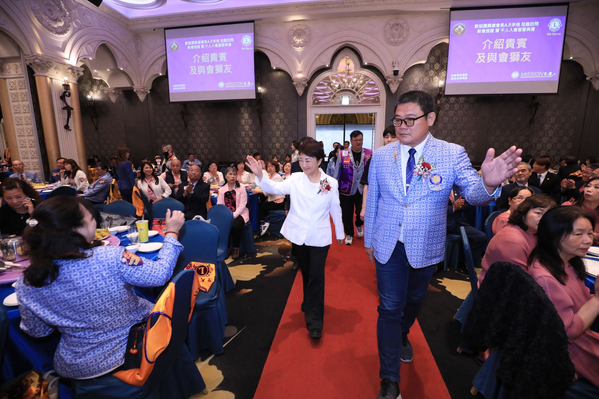 台中千人獅友宣誓入會!盧秀燕:愛與善的開始 國際獅子會總會長親臨