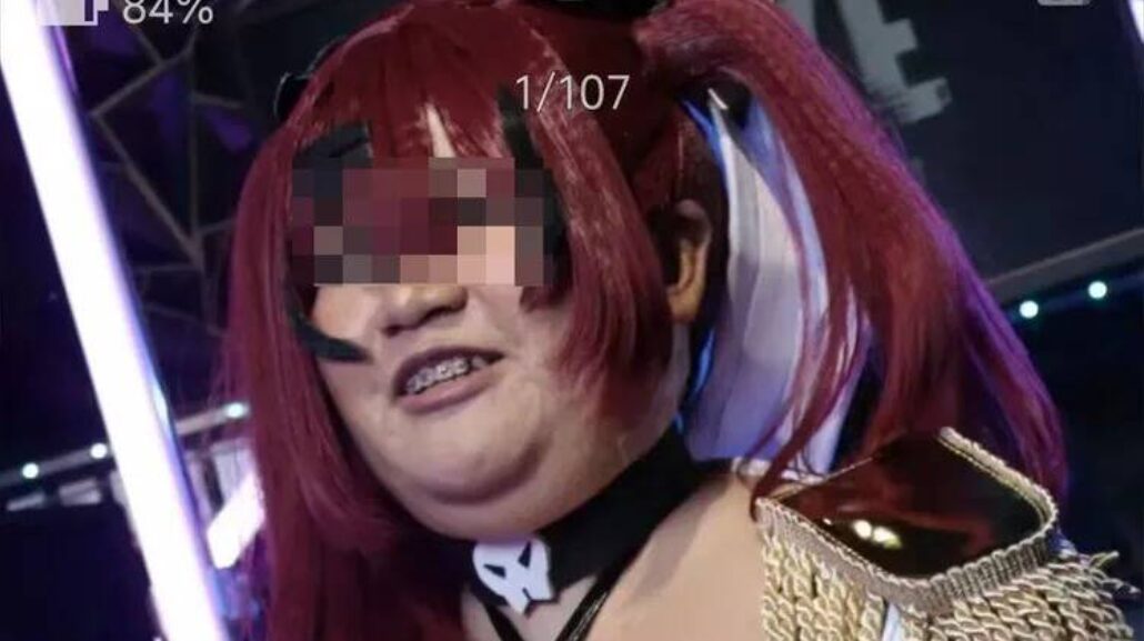 陸網瘋傳一位網美Coser拒付尾款，被攝影師公開原始照片。（圖／翻攝微博）