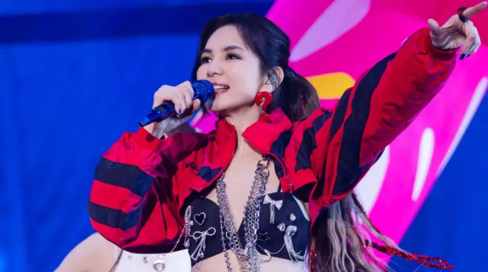 陳嘉樺被認為過瘦、舞蹈改編也不好看。（圖／翻攝微博）​