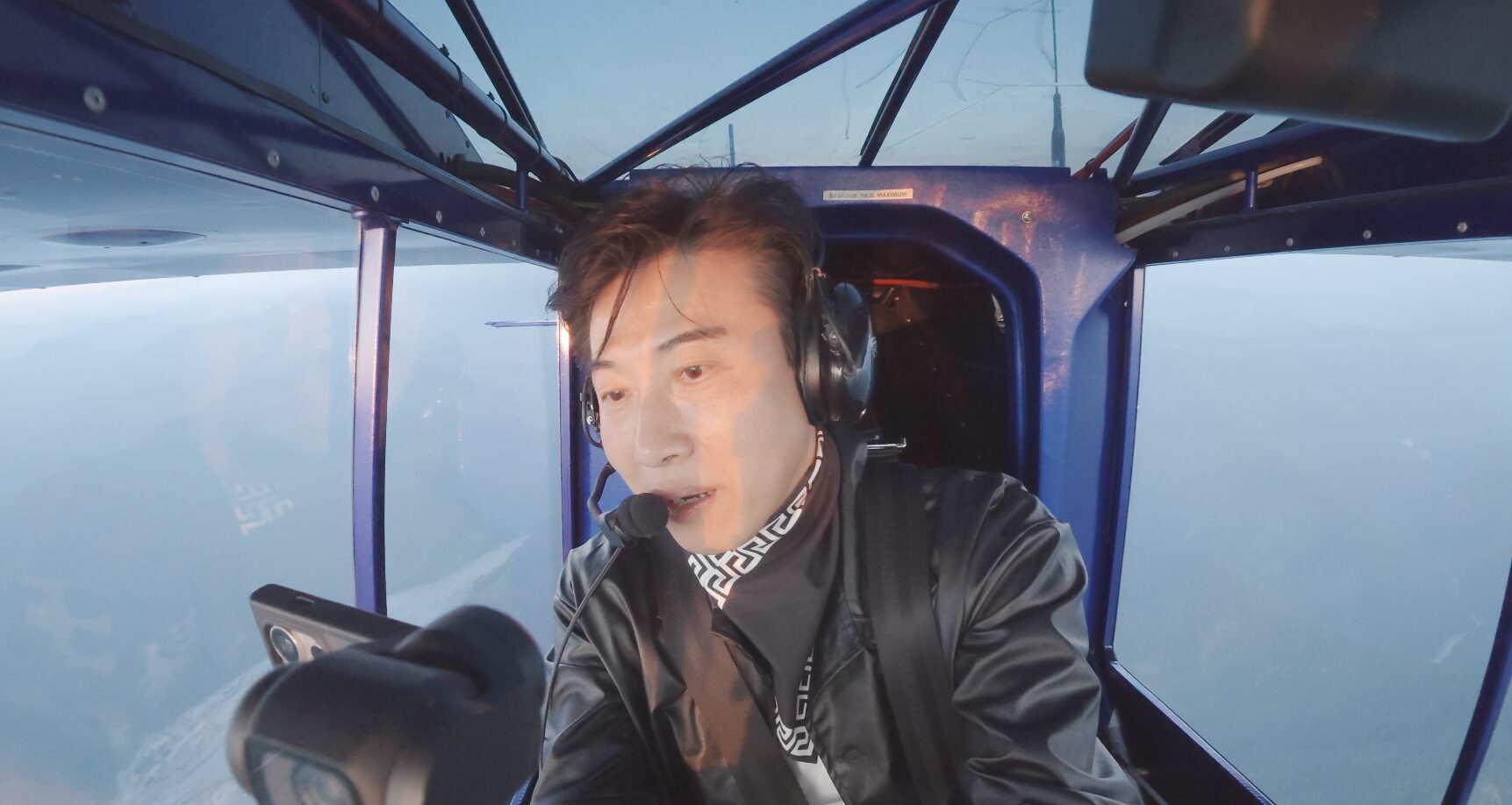 陳鴻主持新節目《縱谷食光》。（圖／陳鴻提供）