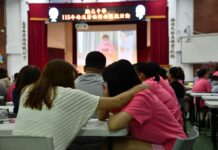 勵志中學「感恩傳情・愛在校園」 母親節舉辦面對面懇親