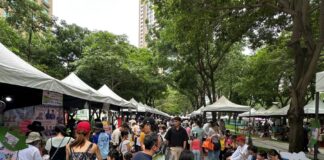 村水保署臺中分署5/23-24在台中草悟道舉辦《五月瘋藍莓～農村水保樂園》活動，吸引許多民眾參與。(圖/農村水保署臺中分署)