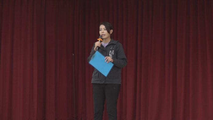 高虹安勤走基層 與鄰里長宣導市政建設