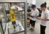 花蓮高工機器人培訓再升級 傑出校友莊子壽捐贈200萬元機械手臂