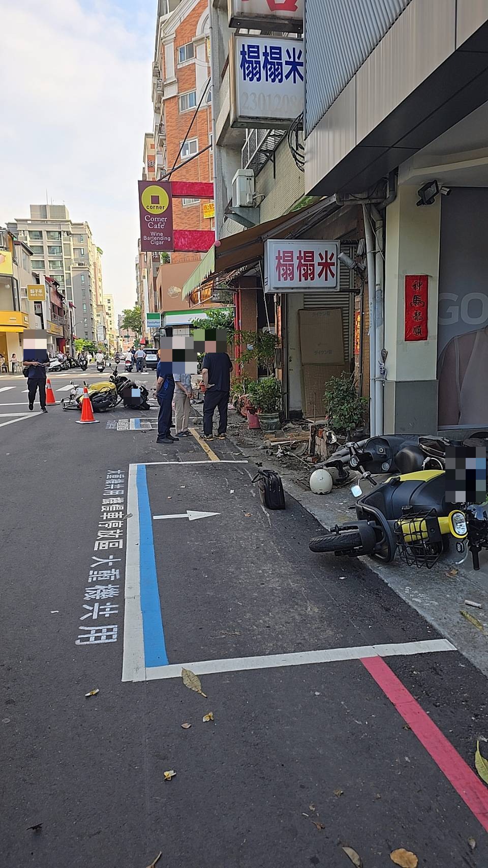 勤美商圈驚傳暴衝！婦人疑身體不適連撞32車　中興街一片狼藉