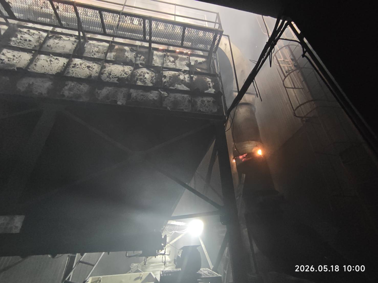 ▲▼永康金屬工廠驚傳火警！鋁管內燃燒 結構特殊消防難搶救 （圖／民眾提供）1
