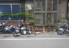 台中女駕駛疑恍神逆向 連撞9機車與垃圾子母車幸無人傷