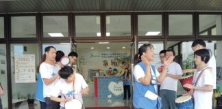 黎明機構院生打鼓熱情參與「華紙永續共好林」活動。（圖∕黎明機 構提供）