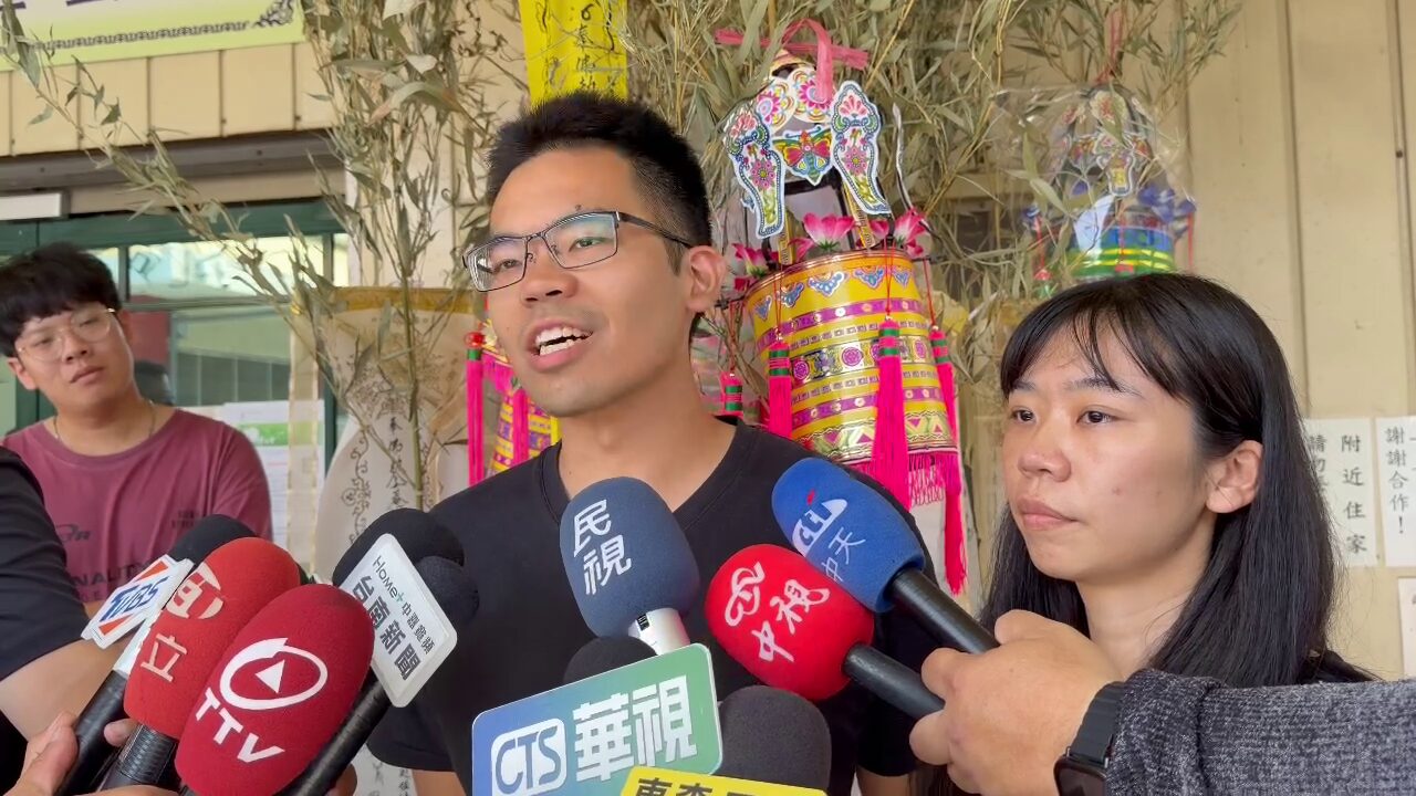 ▲等了5天才來！女大生牽緊父母赴靈堂道歉 家屬淚崩拒接受：誰牽妹妹走完路（圖／記者王俊勝 翻攝）