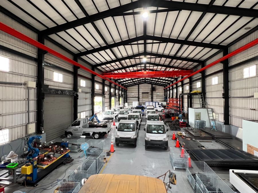泰穩實業專門進行車輛改裝車體、運輸工具零件製造代理等業務。(圖/泰穩實業車體公司)