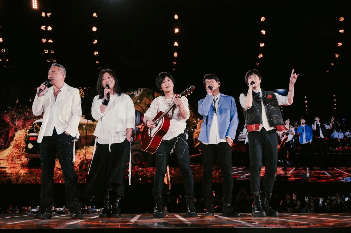五月天將帶著恐龍重返大巨蛋。（圖／相信音樂提供）