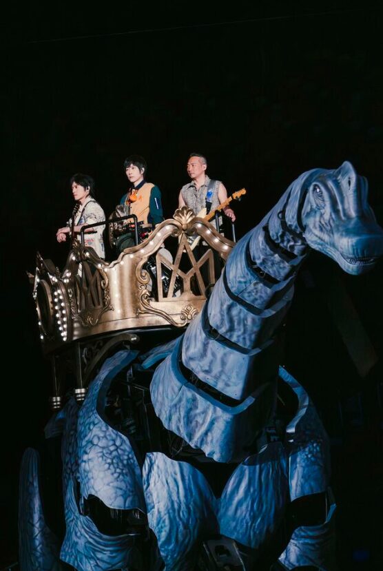 五月天將帶著恐龍重返大巨蛋。（圖／相信音樂提供）