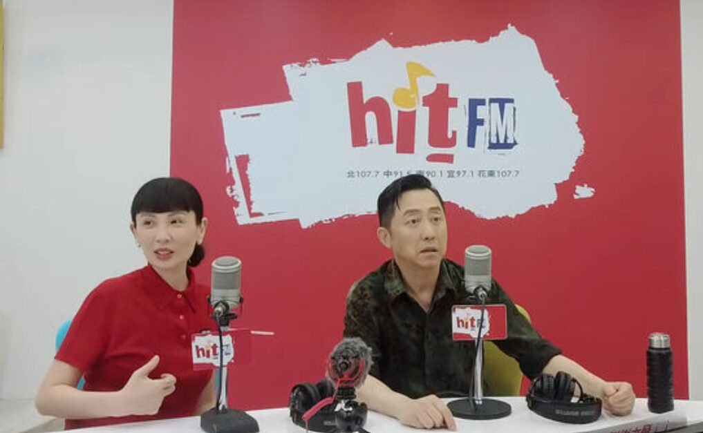 庾澄慶、魏如萱被網友留言笑虧「歌手受害者聯盟」。（圖／翻攝YouTube）