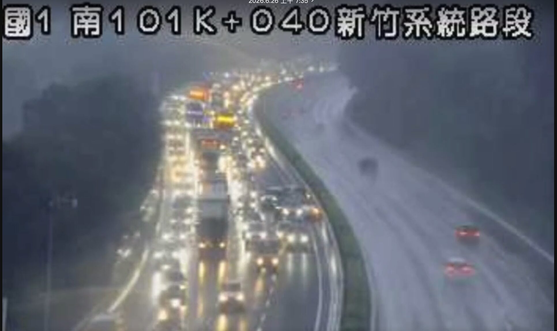 國道1號北上新竹系統傳3起追撞事故　8輛小客車涉入回堵約1公里