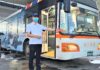 頂住趕時間壓力!台中客運司機伴病生等救護車 乘客大讚「公車俠」