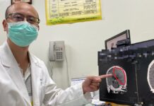 原要換膝關節竟變「緊急開腦」 員榮跨科團隊及時攔截隱形殺手