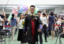 東華附小第77屆畢業典禮 師長獻唱祝福畢業生勇敢追夢