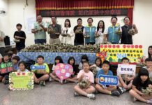 社團版主十年粽香傳愛不間斷 愛心粽暖送彰化家扶