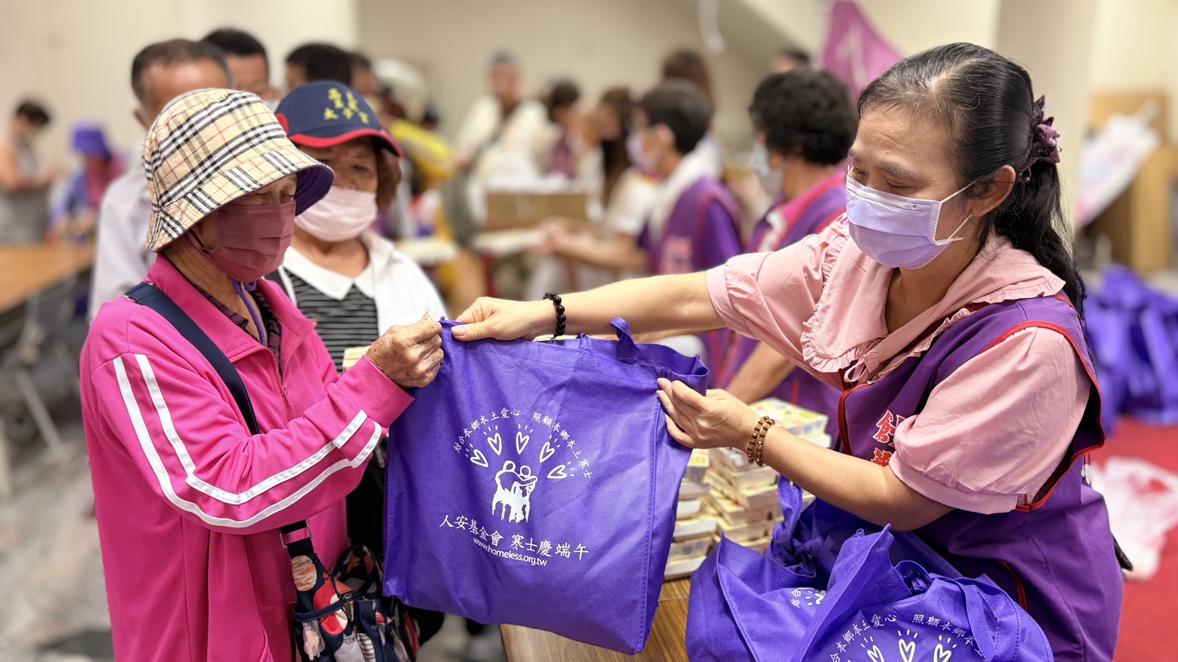 癌末街友人生倒數 鳳山人安端午送暖點亮重生希望