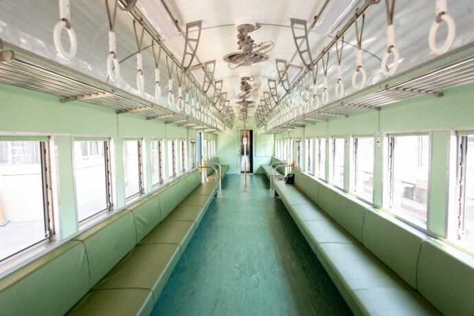 觀光列車-藍皮解憂號濃濃古早味的車廂 照片來源:潘孟安縣長臉書