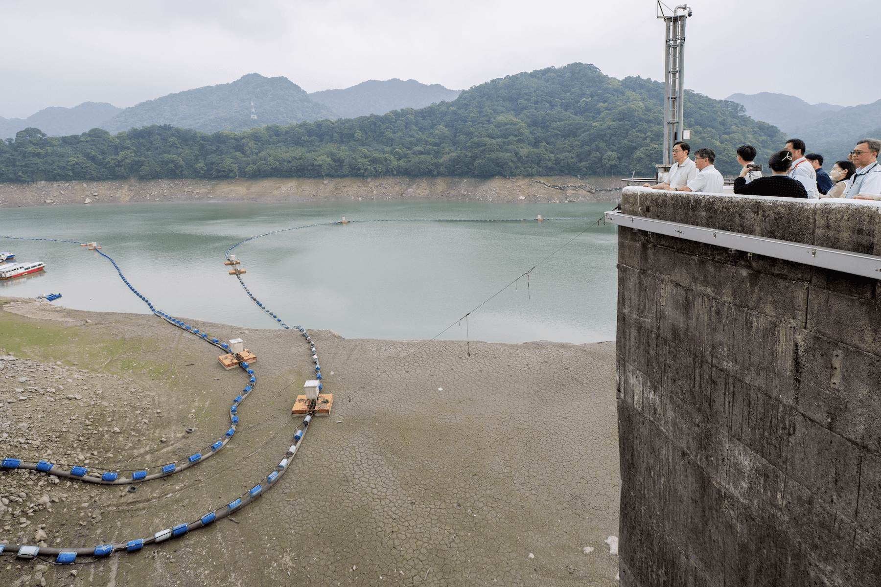 張善政視察石門水庫     期許中央與地方持續合作穩定供水