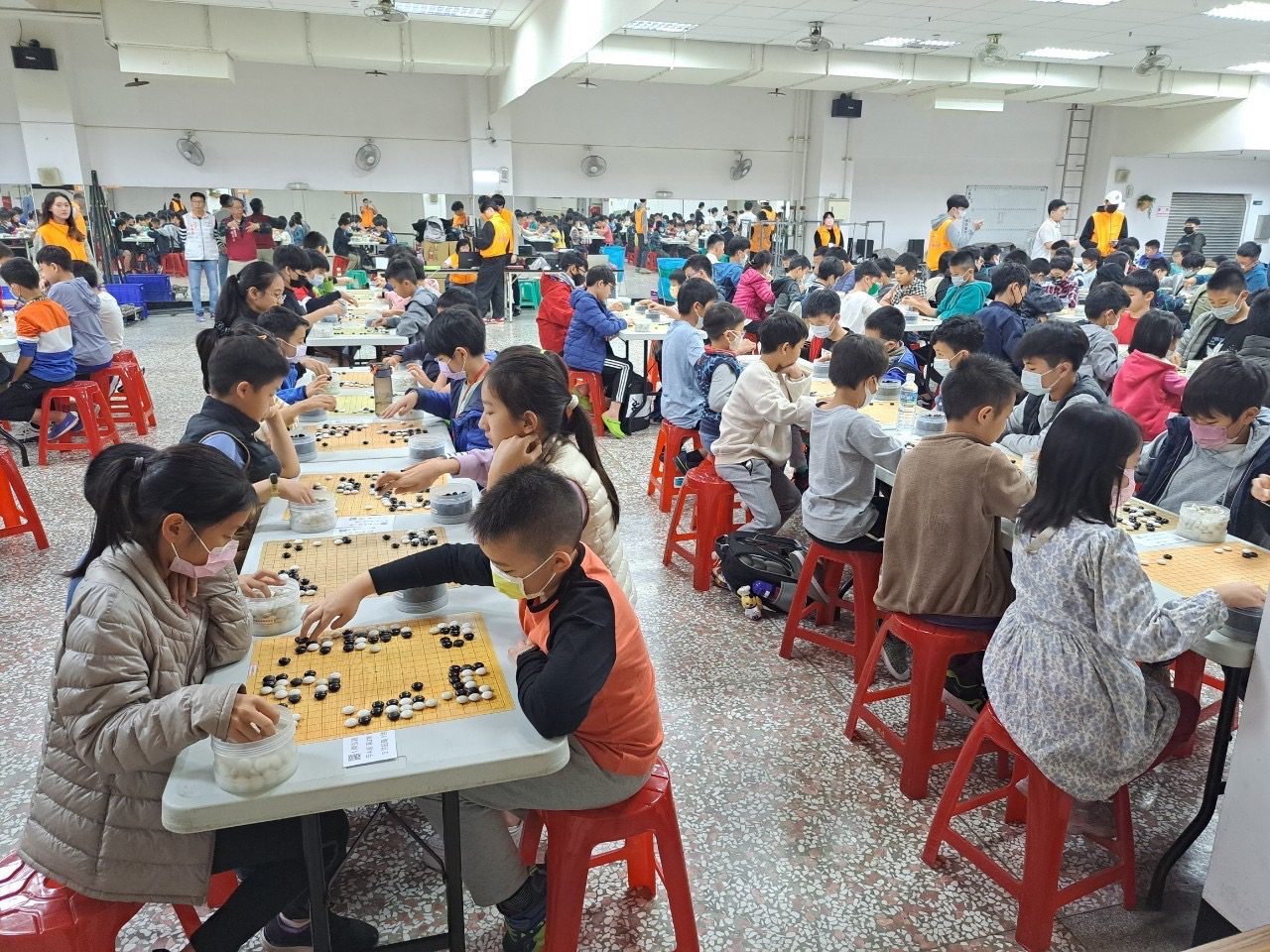 ▲三重區主委盃全國圍棋公開賽，參賽者突破400人，場面盛大。(圖/主辦單位提供)