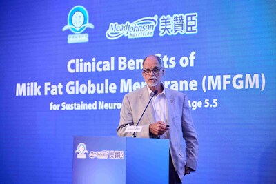 美國俄亥俄州立大學JT Parker乳製食品講座教授Rafael Jimenez-Flores教授說明要在配方中增加乳脂黃金膜 (MFGM)，必須使用優質的奶源，採用先進有效的生產技術。