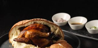 ▲童心未泯松露雞似巧達麵包湯與威靈頓牛排的做法相得益彰。(圖/叁酒弍沏提供)