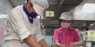 婦女關懷協會攜手光復 製作鳳梨酥贈獨老