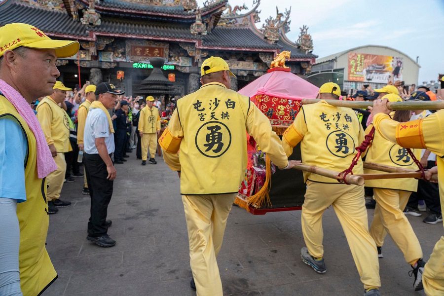 玄天上帝迎白沙屯媽祖！松柏嶺受天宮宣布「今夜不關廟門」　參拜動線曝