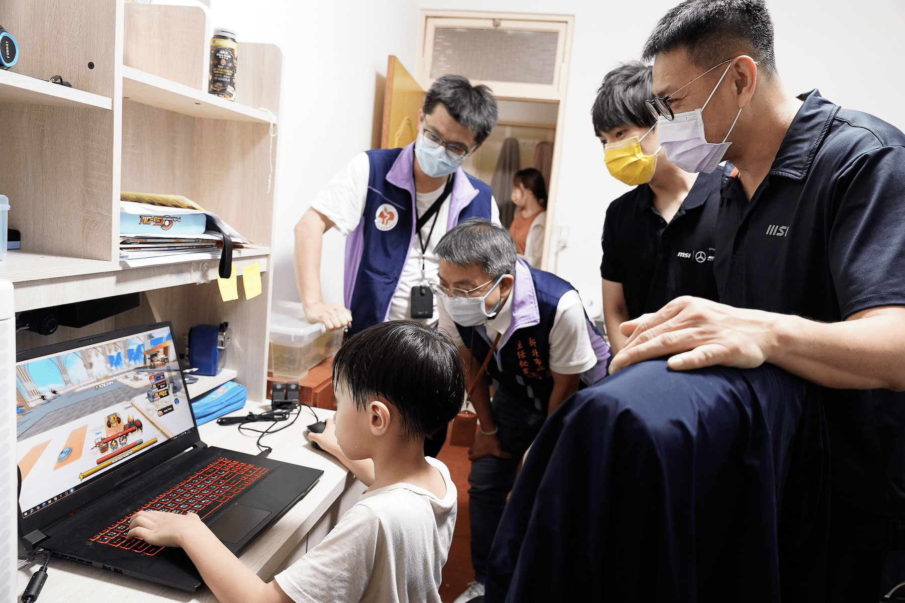 十年如一日的愛心     微星科技持續捐贈電腦物資     為新北弱勢家庭點亮希望