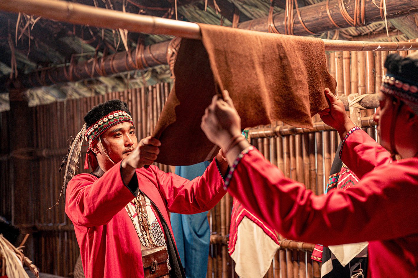 部落旅遊體驗鄒族「鞣皮」傳統工藝　打造個人獨特作品